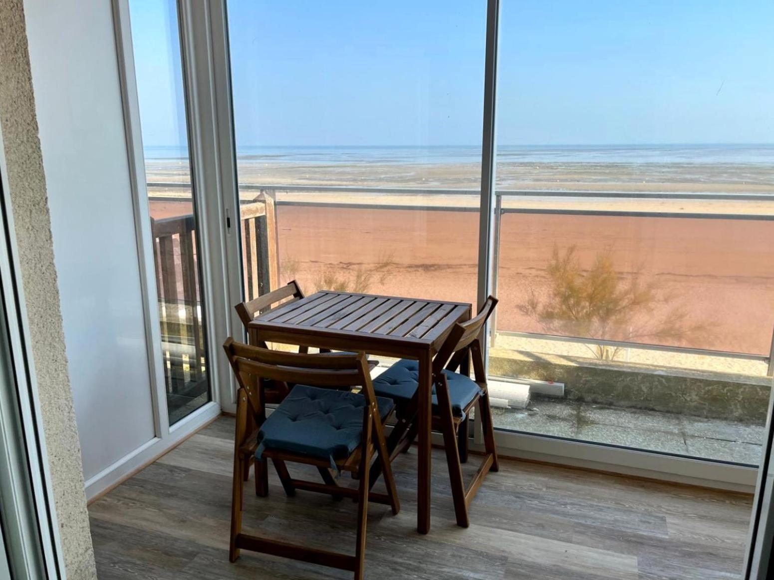 Mettons Les Voiles - Appt Vue Mer Avec Loggia Bernières-sur-Mer Εξωτερικό φωτογραφία