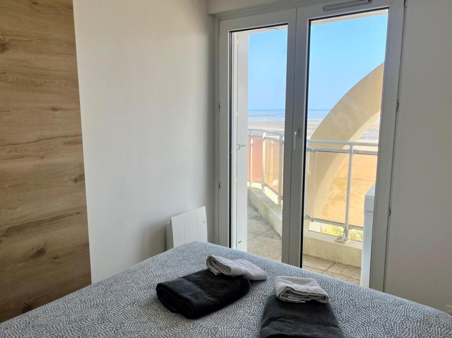 Mettons Les Voiles - Appt Vue Mer Avec Loggia Bernières-sur-Mer Εξωτερικό φωτογραφία