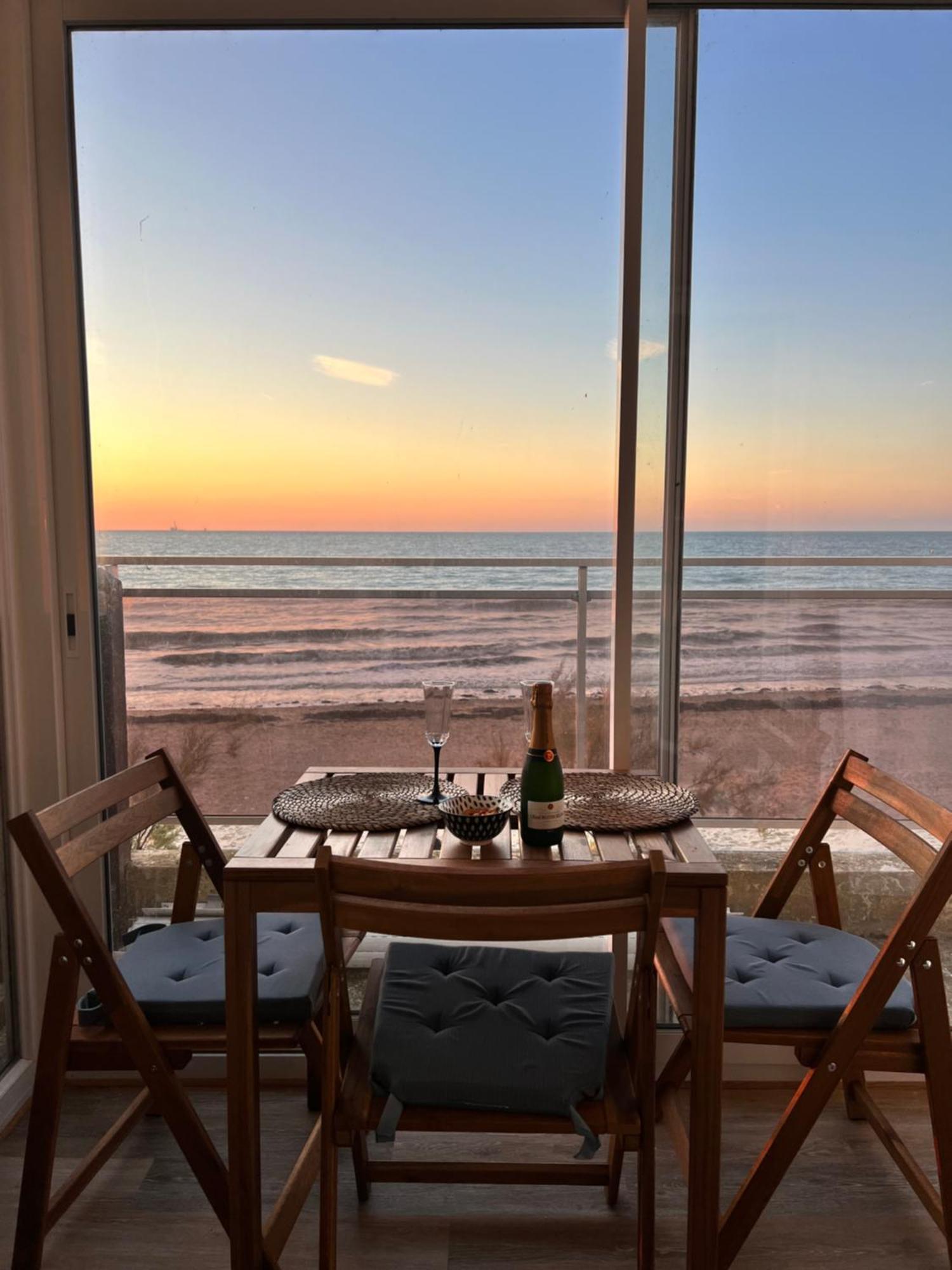 Mettons Les Voiles - Appt Vue Mer Avec Loggia Bernières-sur-Mer Εξωτερικό φωτογραφία