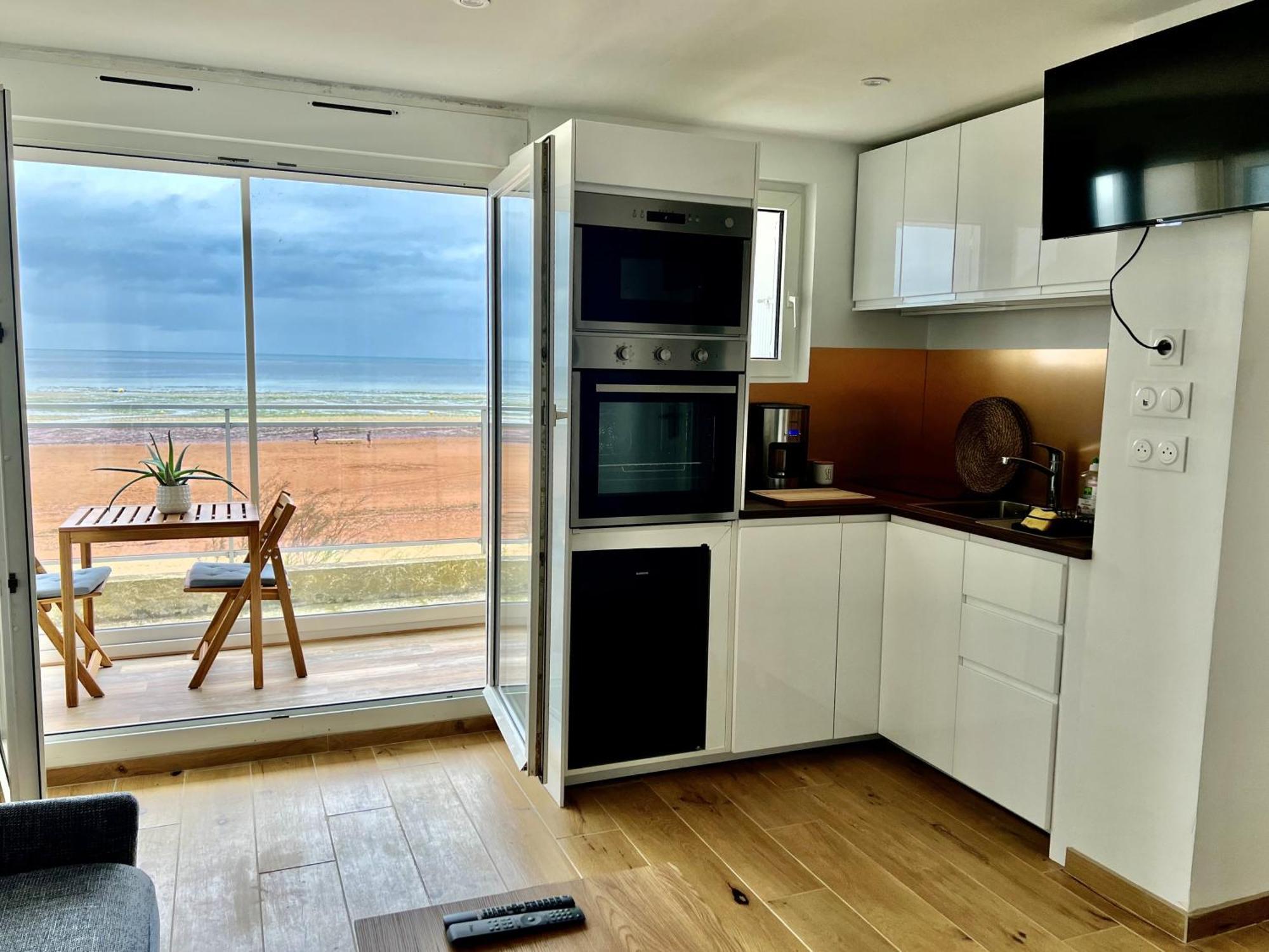 Mettons Les Voiles - Appt Vue Mer Avec Loggia Bernières-sur-Mer Εξωτερικό φωτογραφία